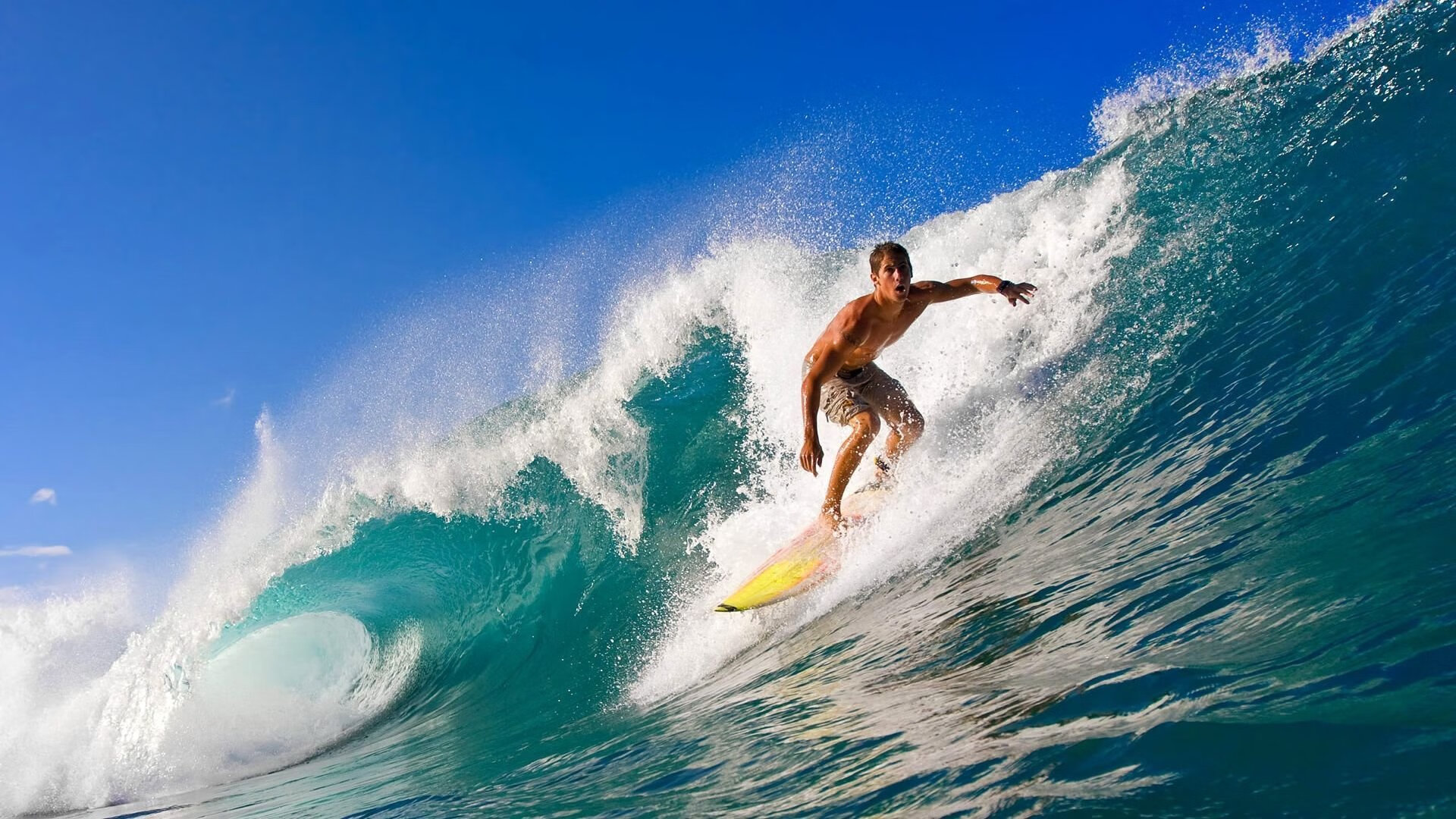 爱游戏平台-服务创新：赛车运动背后的智能科技，智能车赛道材料